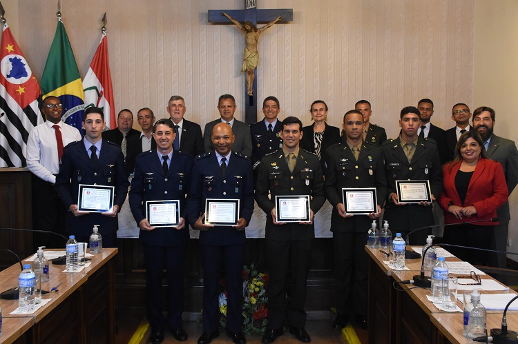 Solenidade também alusiva à Independência do Brasil ocorreu no plenário da Câmara nesta segunda-feira (04)