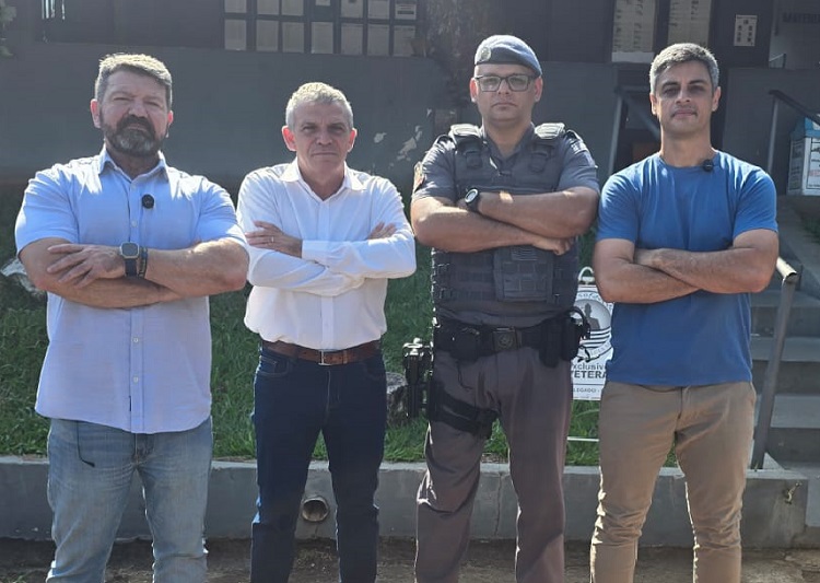  Vereador também esteve com o deputado estadual Major Mecca visitando instalações das forças de segurança do município