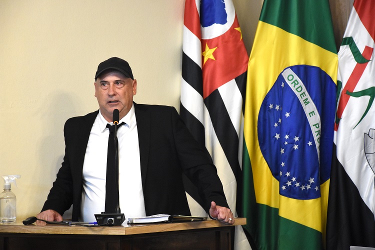 Vereador indicou também melhorias no trânsito da Rua Benedito de Freitas, na Vila Nova
