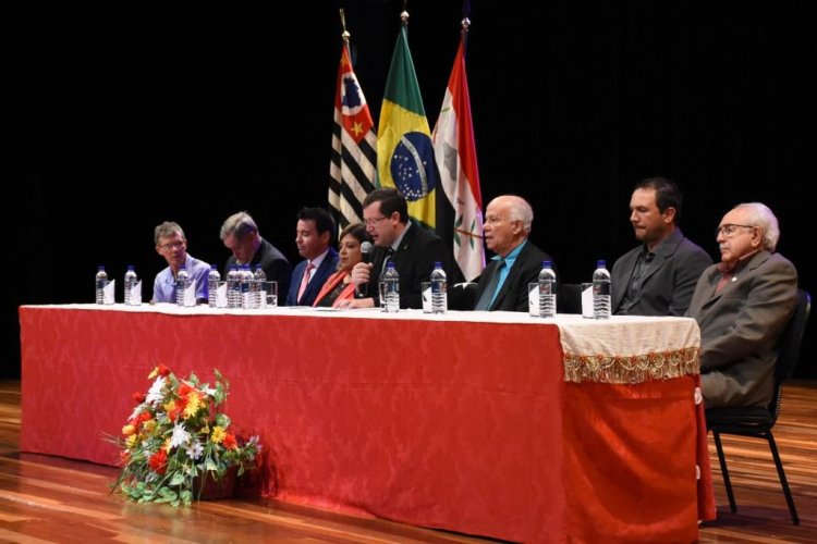 Solenidade ocorreu na noite da última quarta-feira (9) no Centro de Convenções Prof. Fausto Victorelli