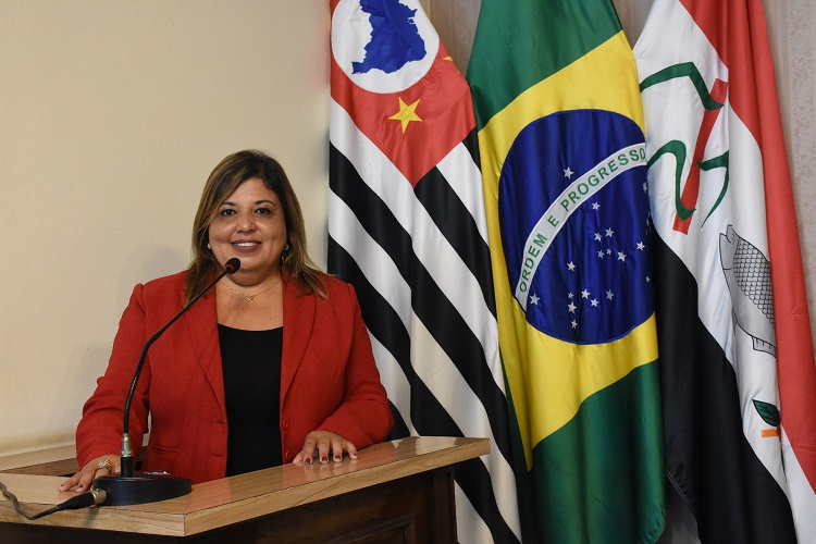 Vereadora perguntou também quantas próteses dentárias foram finalizadas e entregues em 2024 
