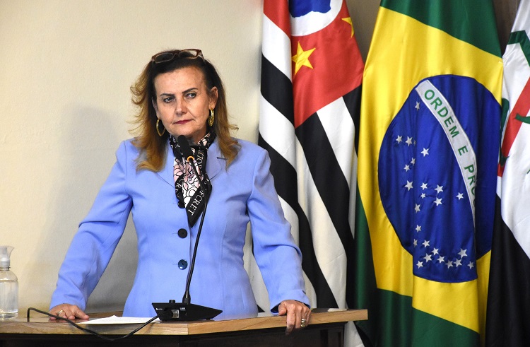 Vereadora indicou também ao Executivo instalação de uma base de saúde em Cachoeira de Emas para atendimento de emergências