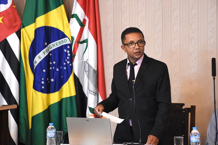 Carlinhos propõe retomada do Projeto Horta Pedagógica em Pirassununga