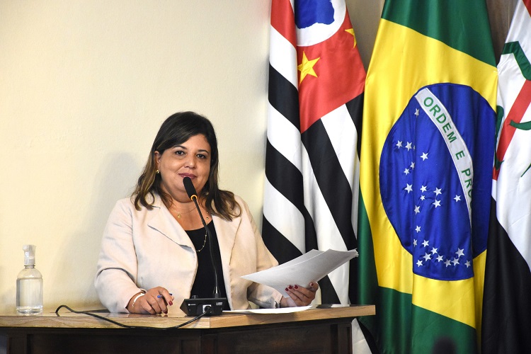 Vereadora prepara denúncia ao Ministério Público após receber resposta da prefeitura