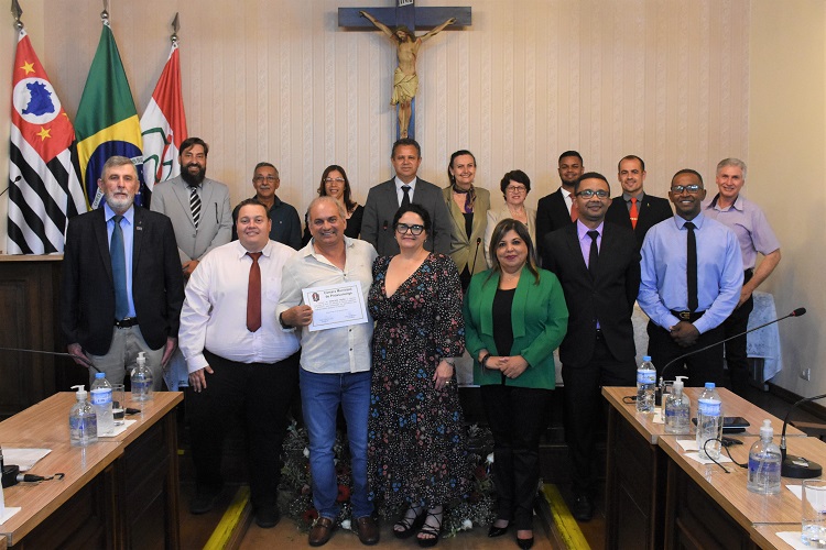 Solenidade realizada nesta semana na Câmara homenageou o agricultor Denilson Pavão