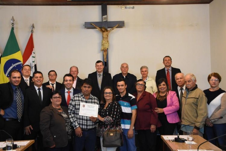 Cerimônia realizada na noite desta segunda-feira (22) prestou homenagem ao produtor rural José Marcilio Balter