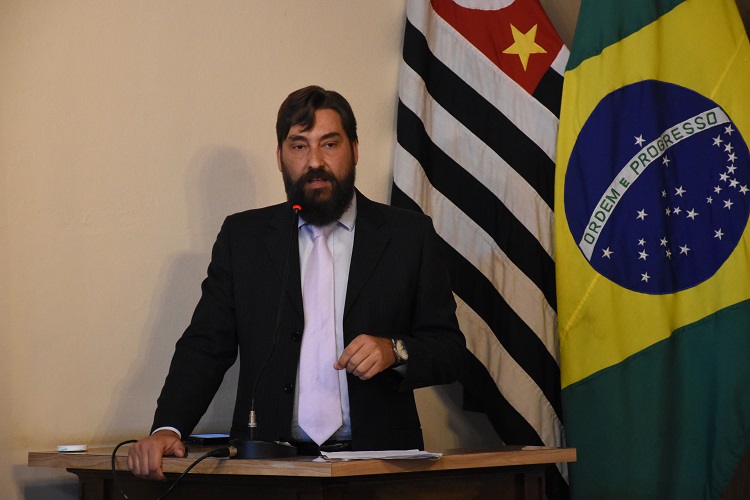 Plataformas têm se tornado alternativa de renda para motoristas, segundo vereador