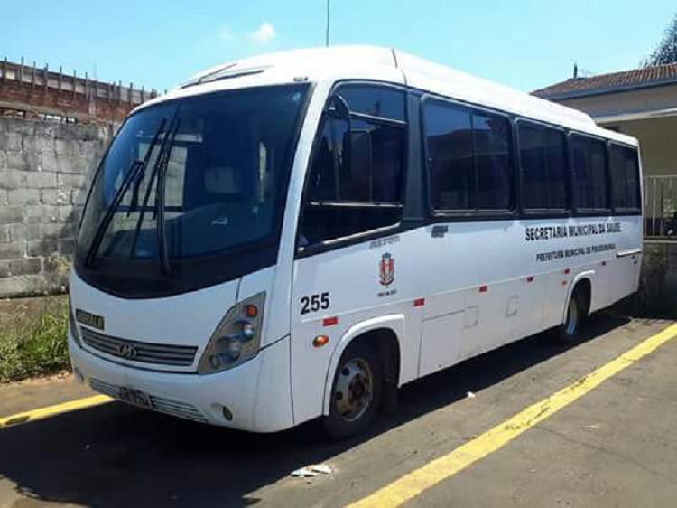 Ônibus da central de ambulâncias que estaria parado, segundo vereadora  