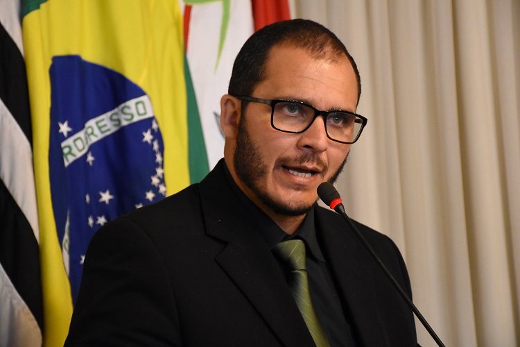 Leo: população com medo de passar pelo local à noite