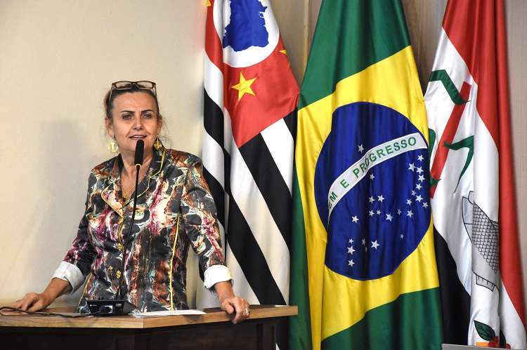 Sandra Vadalá defende uso de inteligência artificial na gestão pública