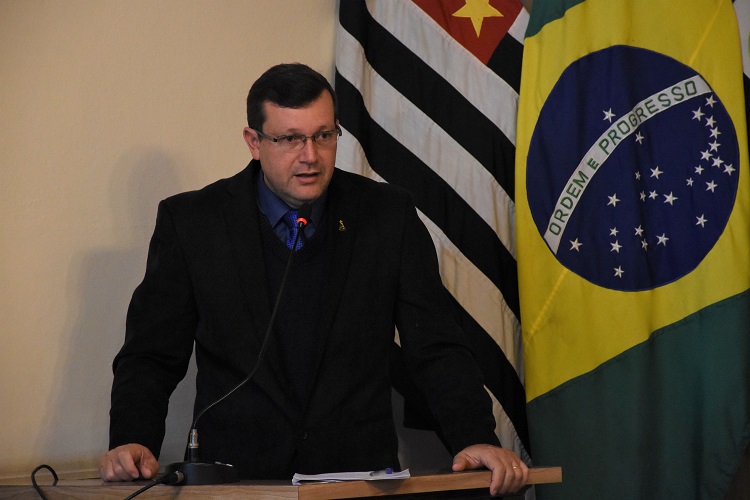 Vereador apresentou também indicação pedindo vinda de novos cursos profissionalizantes ao município