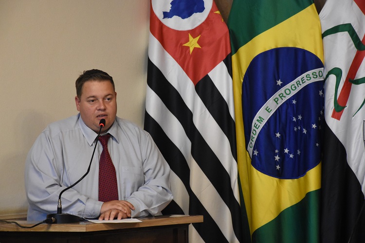 Vereador pediu ainda limpeza de bueiro na Siqueira Campos