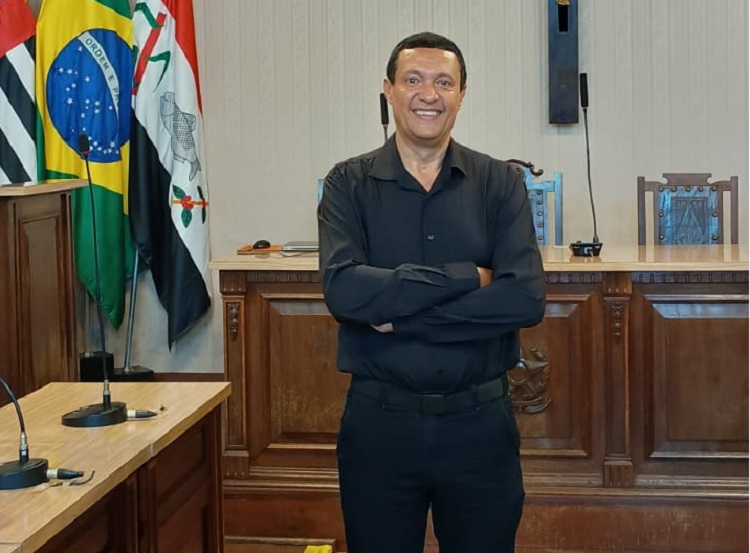 Vereador questiona gastos da prefeitura com consórcio médico e detalhamento de pagamentos feitos neste ano