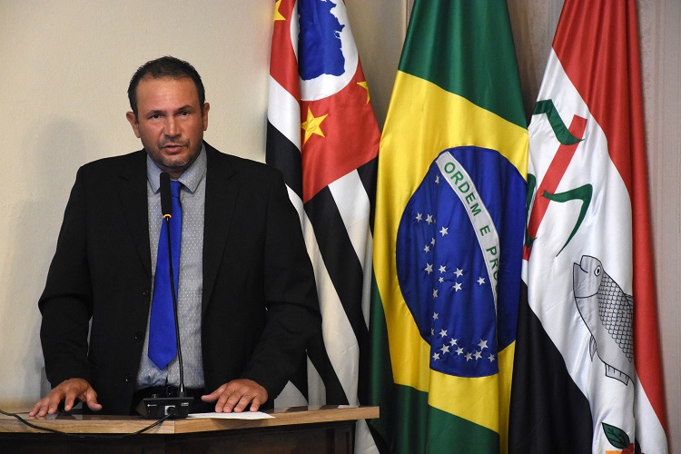 Texto de autoria do presidente da Câmara, Wallace Bruno, visa proteger a saúde dos alunos